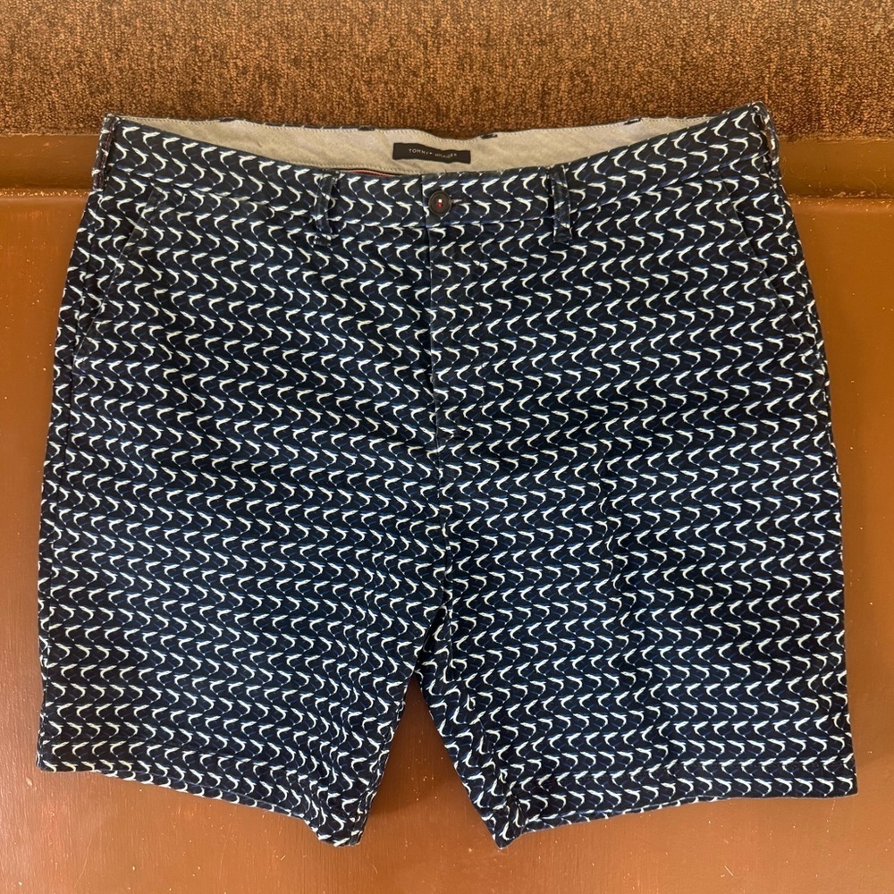 Tommy Hilfiger Shark Flat Front Shorts. Mens 38
